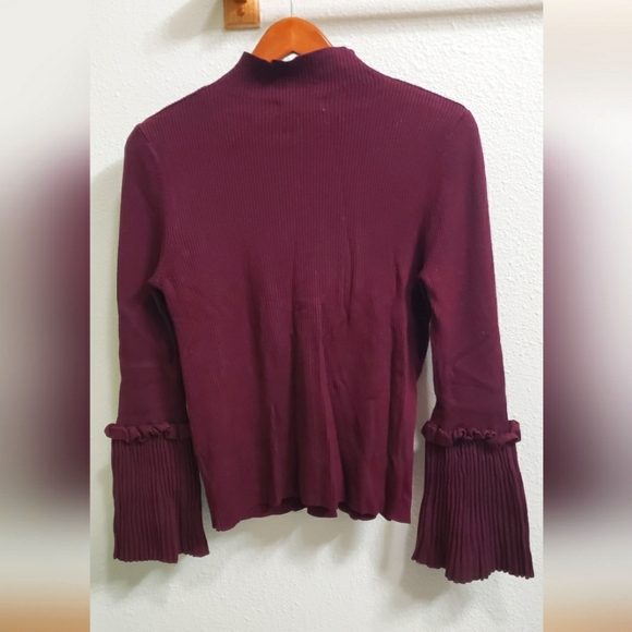 Philosophy| Ribbed Sweater - Picture 4 of 4